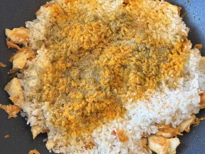 Ryžiai su vištiena keptuvėje Žingsnis 3