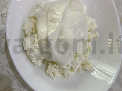 Varškės pusryčiai su riešutais ir džiovintomis abrikosais Žingsnis 2