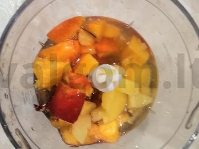 Nuostabus obuolių sulčių kokteilis su persikais ir ananasais Žingsnis 4