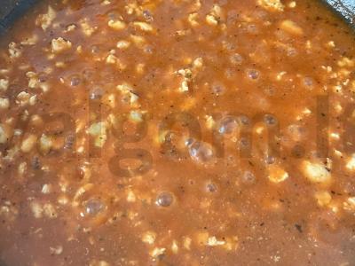 Bolognese makaronai su vištienos faršu pagrindine nuotrauka