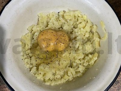 Bulvių blynai su mocarelos sūriu Žingsnis 2