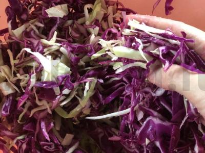 Kopūstų salotos su dviem kopūstų rūšimis Žingsnis 2