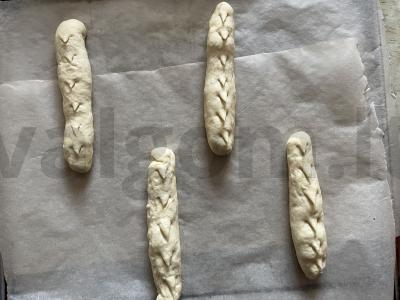 Per daug traškūs bandelės naminiams hot dogams Žingsnis 2