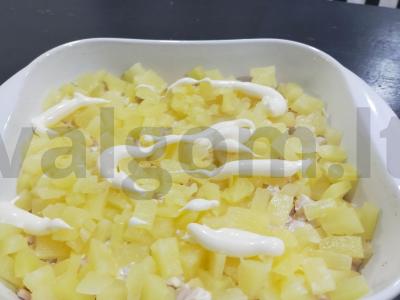 Salotas su rūkytomis vištienos krūtinėlėmis ir ananasais Žingsnis 3