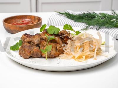 Skani šašlyko keptuvėje pagrindine nuotrauka