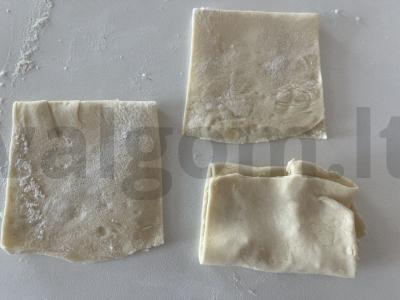 Sluoksniuoti sausainiai su cukrumi Žingsnis 3