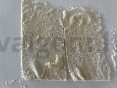 Sluoksniuoti sausainiai su cukrumi Žingsnis 4