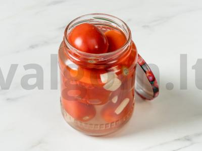 Marinuoti pomidorai su česnaku Žingsnis 5