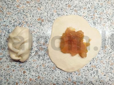 Kibinai su obuolių uogiene Žingsnis 4