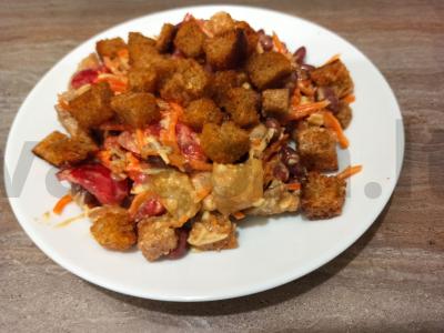 Skrebučių ir korėjietiškos morkų salotas pagrindine nuotrauka