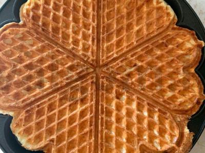 Varškės vafliai su grietinėle pagrindine nuotrauka