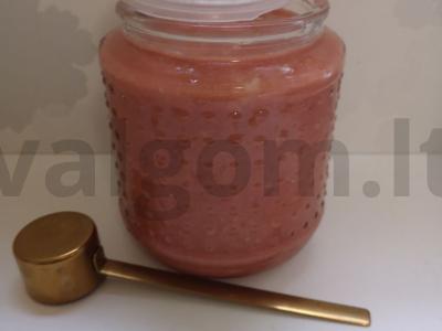 Greitas krienų padažas pagrindine nuotrauka