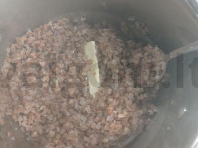 Grikių košė su pienu ir sviestu pusryčiams Žingsnis 2