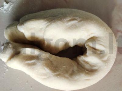 Cukriniai mieliniai bandeliai Žingsnis 5