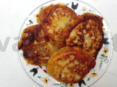 Blynai su varške ir bananais pagrindine nuotrauka