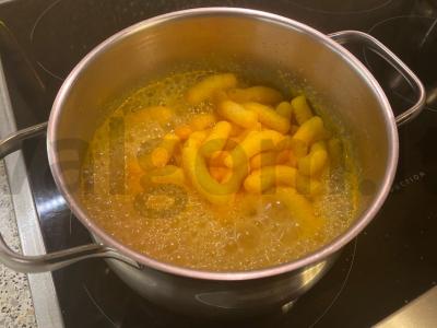 Makaronai su sūriu namuose Žingsnis 1