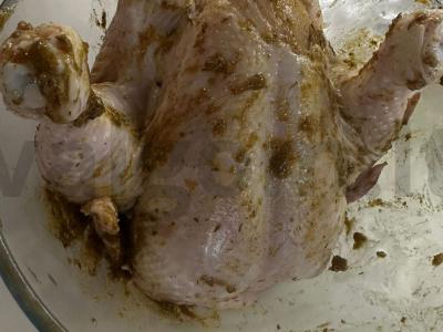 Vištiena maišelyje su razinomis ir džiovintomis slyvomis Žingsnis 3