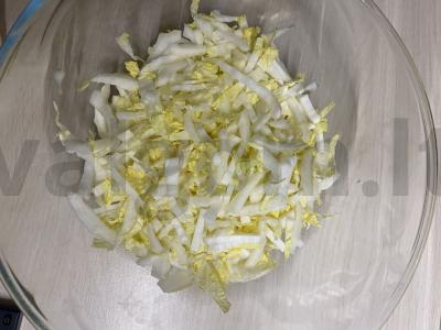 Aštrus salotas su grybais ir bekonu Žingsnis 1