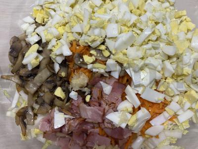 Aštrus salotas su grybais ir bekonu Žingsnis 4