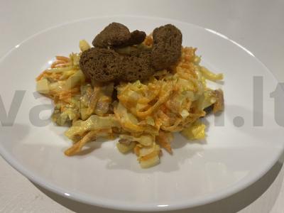 Aštrus salotas su grybais ir bekonu pagrindine nuotrauka