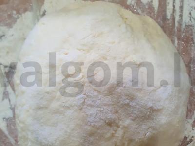 Patingėlių virtinukai iš kvietinių miltų Žingsnis 3