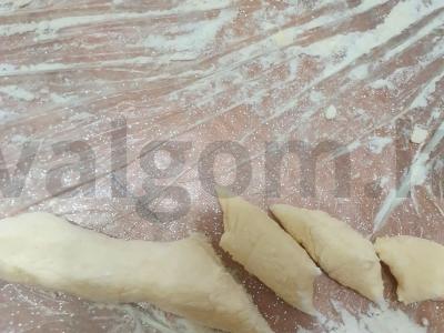 Patingėlių virtinukai iš kvietinių miltų Žingsnis 4