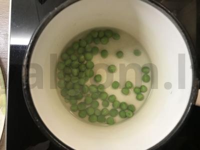 Bulvių kotletai su šaldytais žirneliais Žingsnis 3