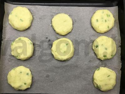 Bulvių kotletai su šaldytais žirneliais Žingsnis 9