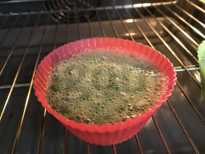 Prabangus omletas su krapų stiebais Žingsnis 6