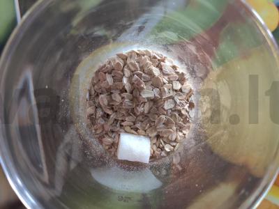 Kokteilis „Keturi grūdai“ su riešutų sirupu Žingsnis 2