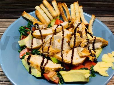 Šiltas salotas su vištiena „Avokadas“ pagrindine nuotrauka