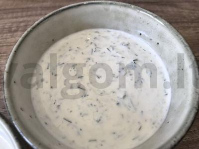 Baltas padažas su grietine ir žolelėmis šašlykui pagrindine nuotrauka