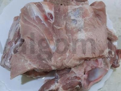 Žirnių sriuba su kiaulienos kaulais Žingsnis 1