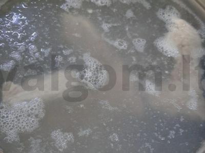 Žirnių sriuba su kiaulienos kaulais Žingsnis 2