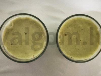 Skanus matcha latte gėrimas su kokosų pienu Žingsnis 2