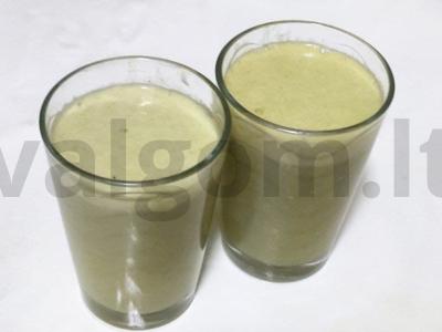 Skanus matcha latte gėrimas su kokosų pienu pagrindine nuotrauka