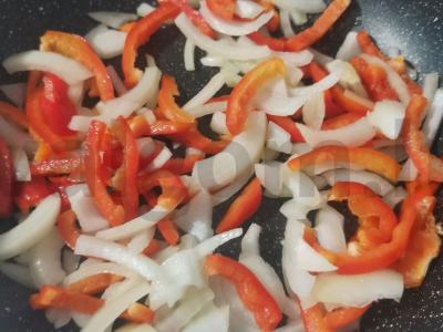 Funchosa su daržovėmis ir kalmaru Žingsnis 3