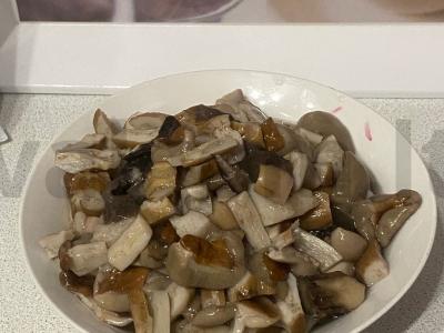 Kepti bulvės su miško grybais Žingsnis 3