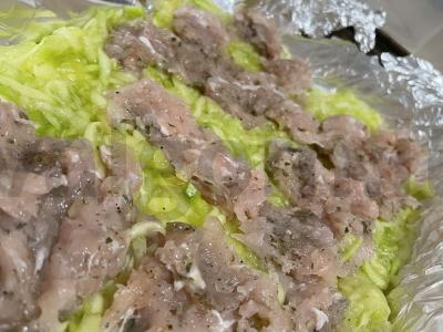 Cukinijų apkepas su kiaušinių-grietinės užpilu Žingsnis 6