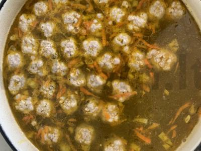 Ryžių sriuba su kotletais, daržovėmis ir prieskoniais Žingsnis 9