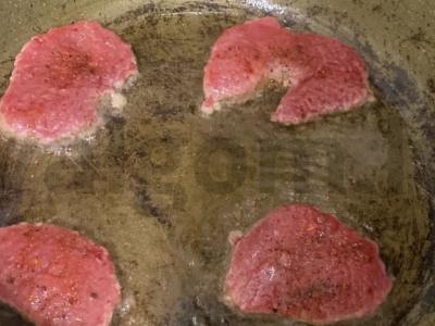 Cezaris su veršiena Žingsnis 1