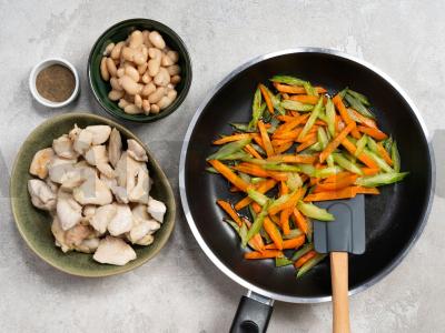 Kalakutienos filė su konservuotomis raudonomis pupelėmis Žingsnis 1