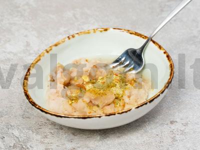 Kalakutienos filė su konservuotomis raudonomis pupelėmis Žingsnis 2