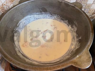 Makaronai su krevetėmis grietinėlės padaže, su mėlynuoju sūriu Žingsnis 3