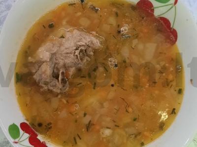 Žirnių sriuba su kaulais pagrindine nuotrauka