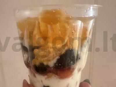 Vaisinis pyragas su varške ir grietinėle Žingsnis 5