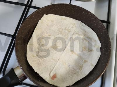 Tortilija iš lavašo su mėsos faršu ir marinuotais imbierais Žingsnis 3