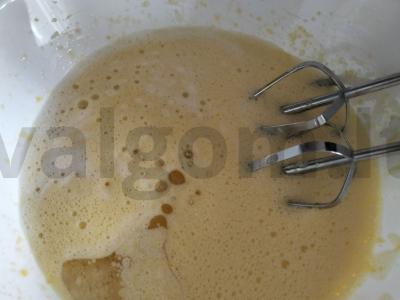 Šokoladinis tortas su vyšniomis ant keptuvės Žingsnis 2