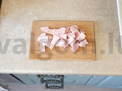 Pica su vyšniniais pomidorais ir cukinija Žingsnis 1