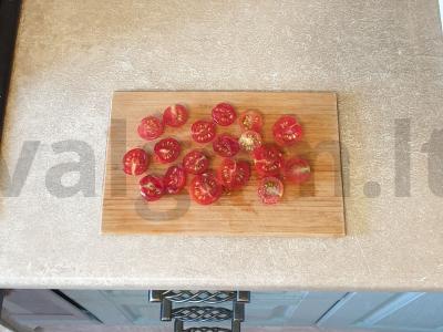 Pica su vyšniniais pomidorais ir cukinija Žingsnis 2